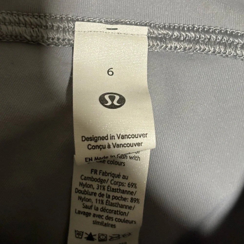 Lululemon Athletica Gray Leggings with Sleek Design​